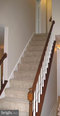 5606 LIGHT INFANTRY DR, Burke, VA 22015