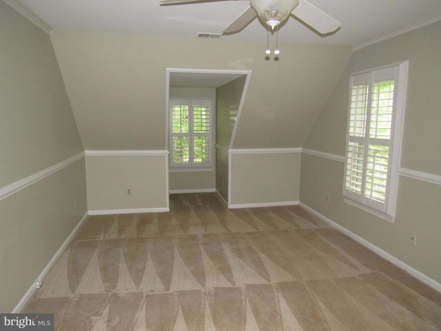 5606 LIGHT INFANTRY DR, Burke, VA 22015