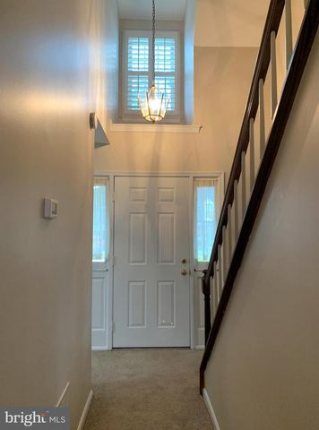 5606 LIGHT INFANTRY DR, Burke, VA 22015