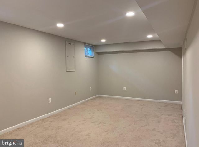 5606 LIGHT INFANTRY DR, Burke, VA 22015