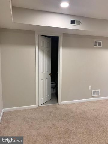 5606 LIGHT INFANTRY DR, Burke, VA 22015