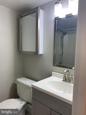 5606 LIGHT INFANTRY DR, Burke, VA 22015