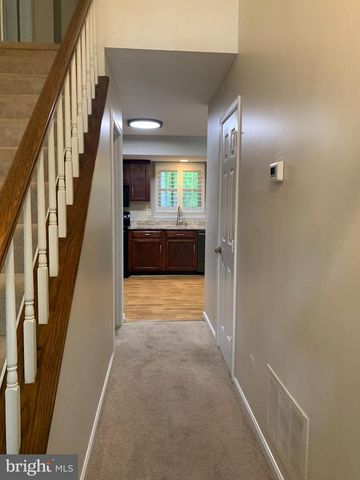 5606 LIGHT INFANTRY DR, Burke, VA 22015