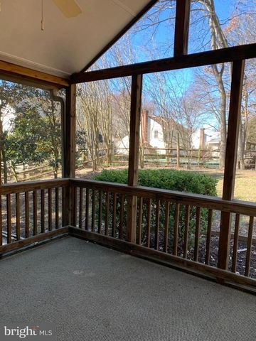 5606 LIGHT INFANTRY DR, Burke, VA 22015