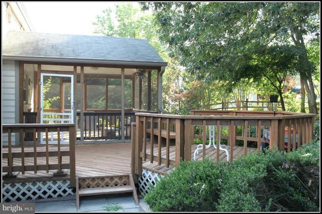 5606 LIGHT INFANTRY DR, Burke, VA 22015