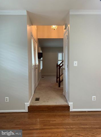 5606 LIGHT INFANTRY DR, Burke, VA 22015