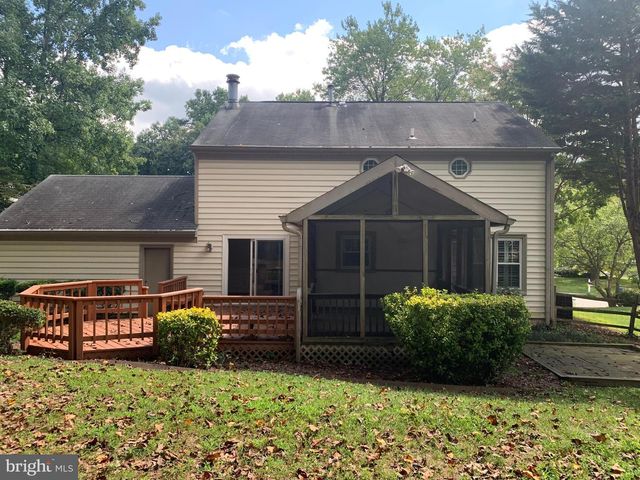 5606 LIGHT INFANTRY DR, Burke, VA 22015