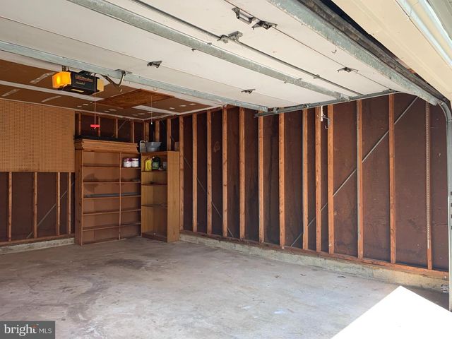 5606 LIGHT INFANTRY DR, Burke, VA 22015