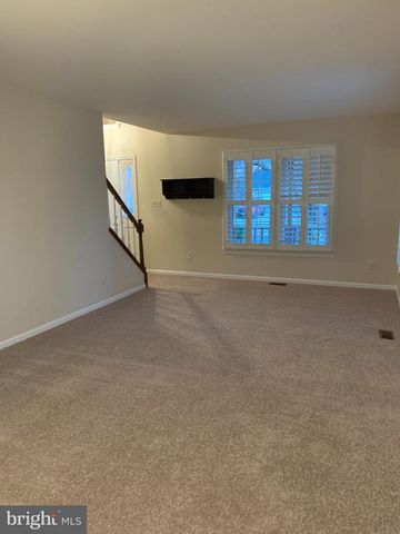 5606 LIGHT INFANTRY DR, Burke, VA 22015