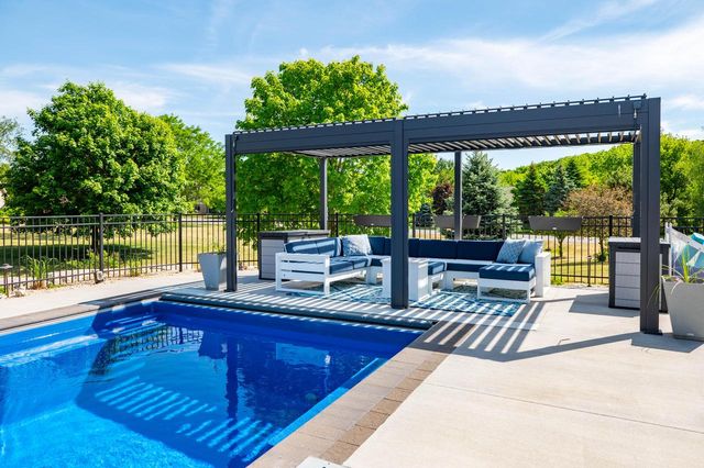 N42W33420 Glen View COURT, Nashotah, WI 53058