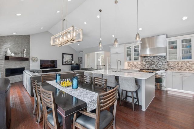 N42W33420 Glen View COURT, Nashotah, WI 53058