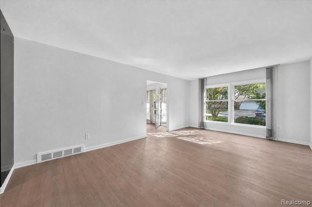 29653 Club House Lane, Farmington Hills, MI 48334