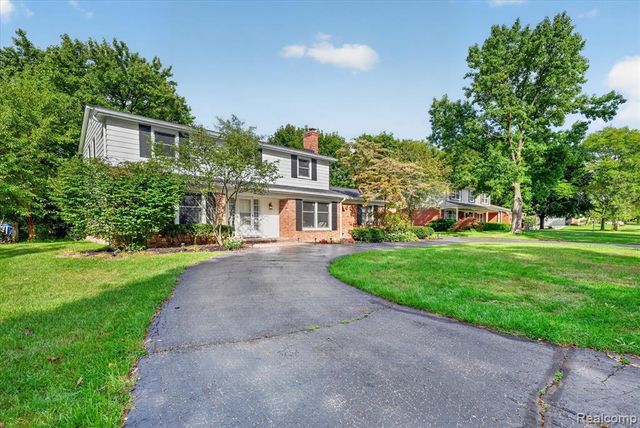 29653 Club House Lane, Farmington Hills, MI 48334