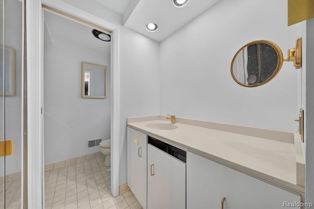 29653 Club House Lane, Farmington Hills, MI 48334