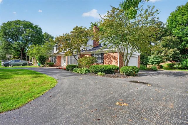 29653 Club House Lane, Farmington Hills, MI 48334