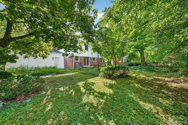 29653 Club House Lane, Farmington Hills, MI 48334