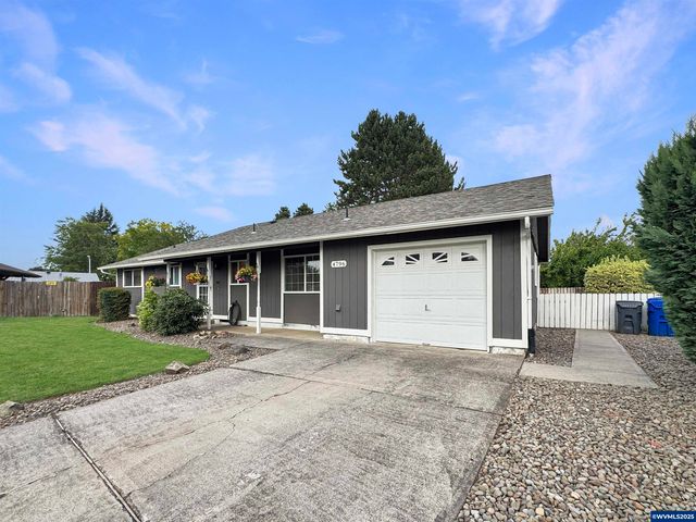 4796 Campus Ct NE, Salem, OR 97305