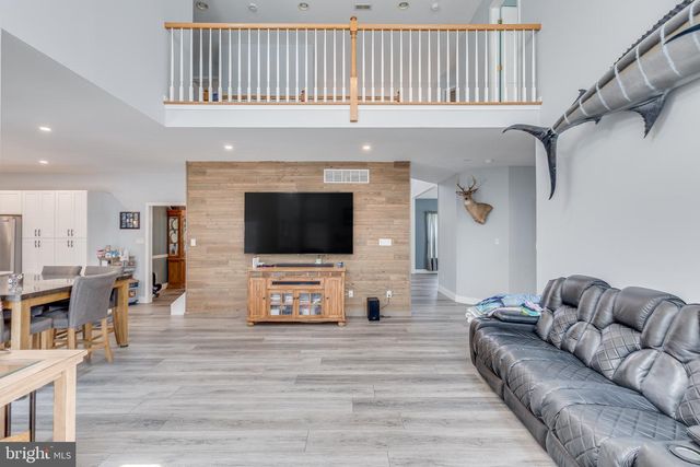 420 TUCKERTON ROAD, Medford, NJ 08055