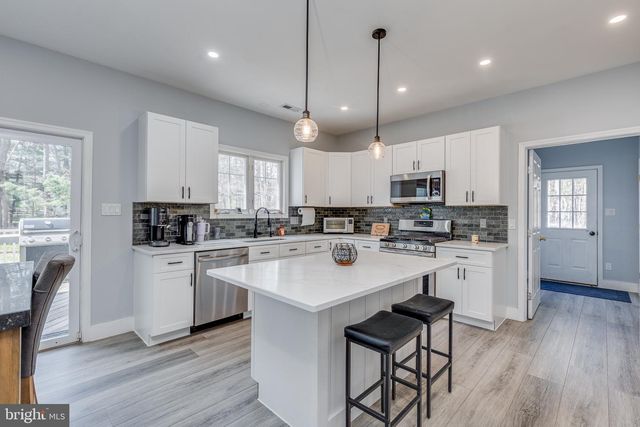 420 TUCKERTON ROAD, Medford, NJ 08055