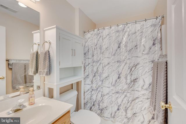 420 TUCKERTON ROAD, Medford, NJ 08055