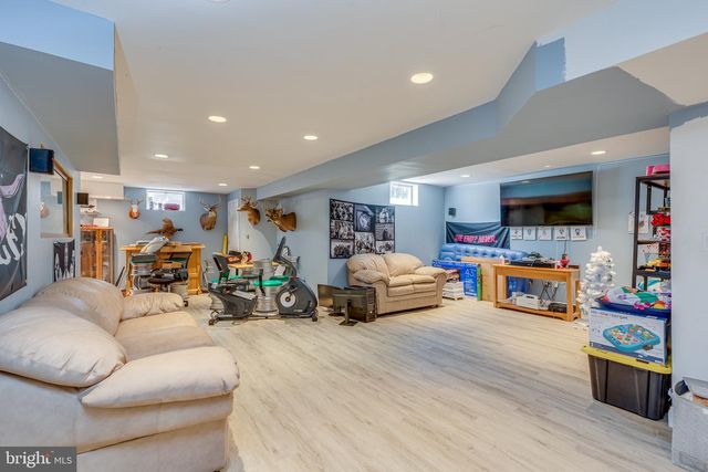 420 TUCKERTON ROAD, Medford, NJ 08055