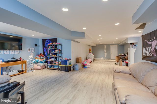 420 TUCKERTON ROAD, Medford, NJ 08055