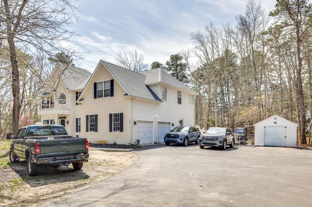 420 TUCKERTON ROAD, Medford, NJ 08055