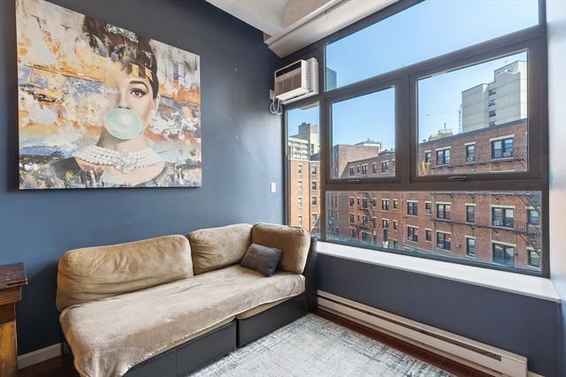 12 Stoneholm St 318, Boston, MA 02115