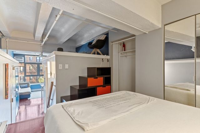 12 Stoneholm St 318, Boston, MA 02115