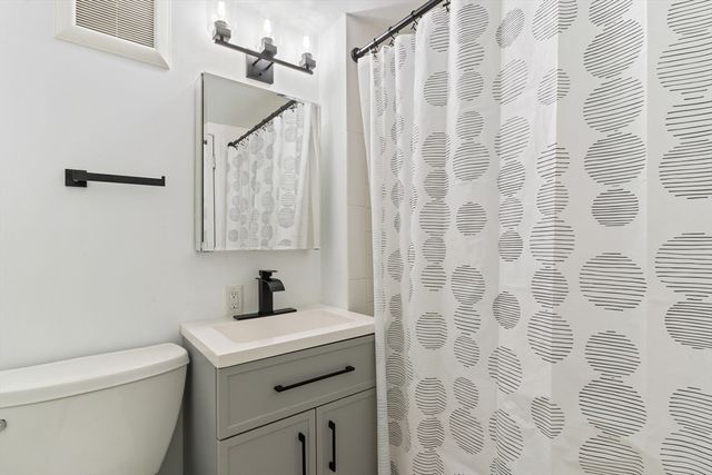 12 Stoneholm St 318, Boston, MA 02115