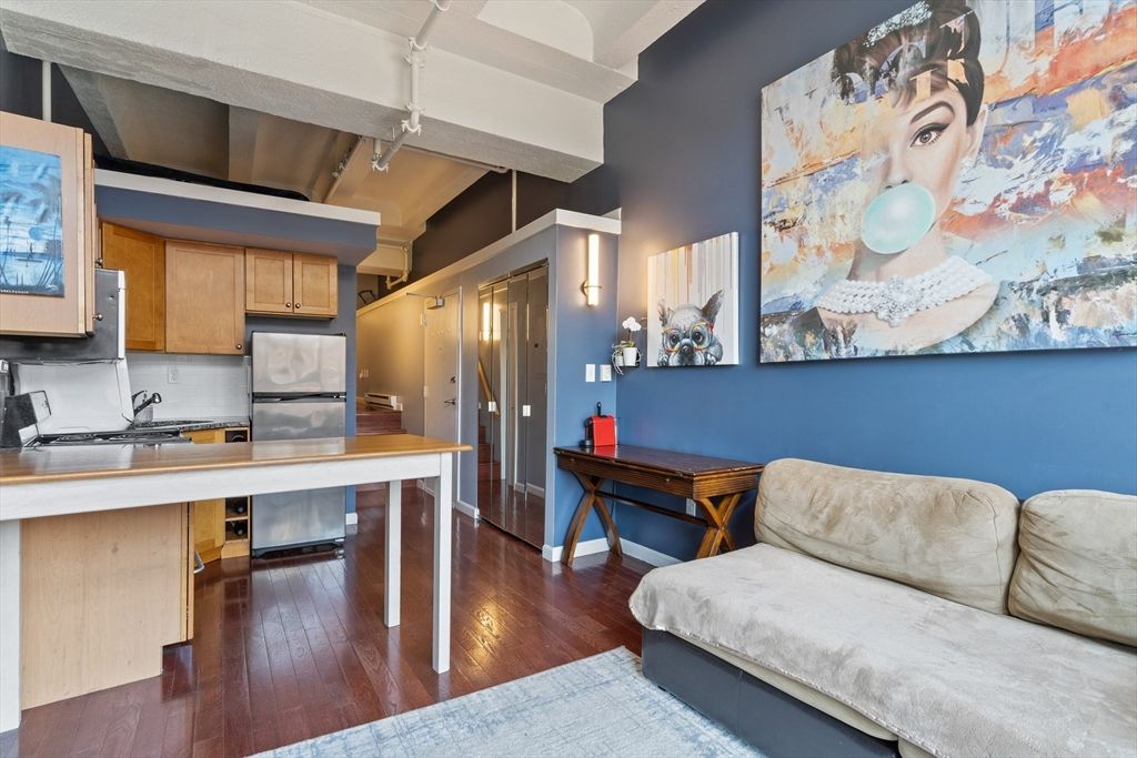 12 Stoneholm St 318, Boston, MA 02115