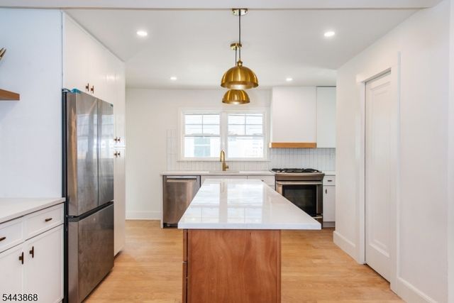 115 Overlook Ter, Bloomfield Twp., NJ 07003