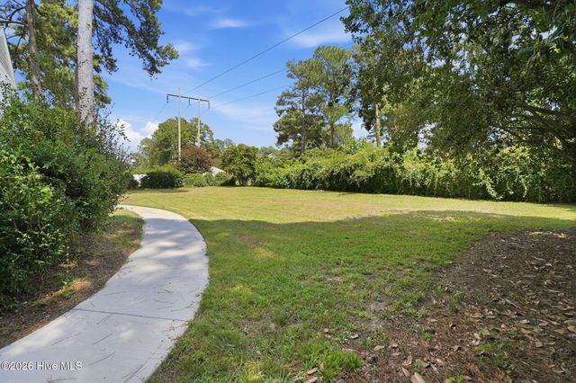 909 Parkside Drive NW, Wilson, NC 27896