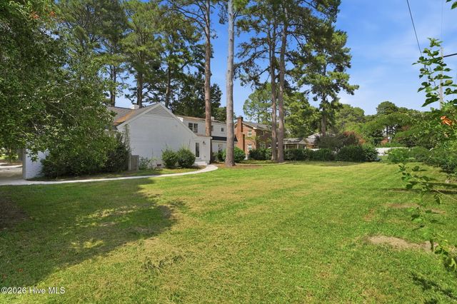 909 Parkside Drive NW, Wilson, NC 27896