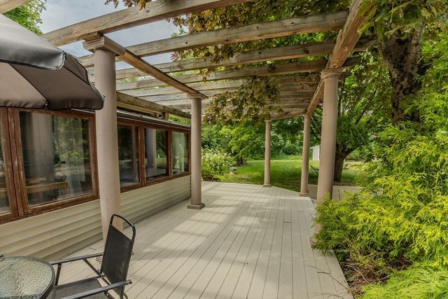 68 Davis Rd., Westport, MA 02790
