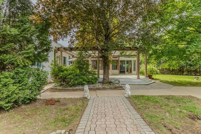 68 Davis Rd., Westport, MA 02790