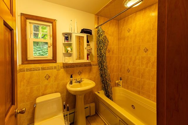 68 Davis Rd., Westport, MA 02790