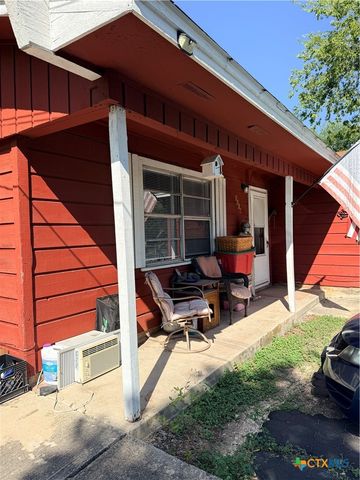 1114 Reyes Street, San Marcos, TX 78666