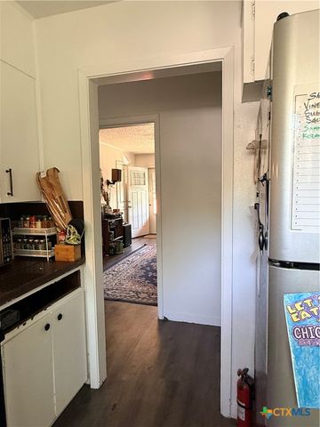 1114 Reyes Street, San Marcos, TX 78666