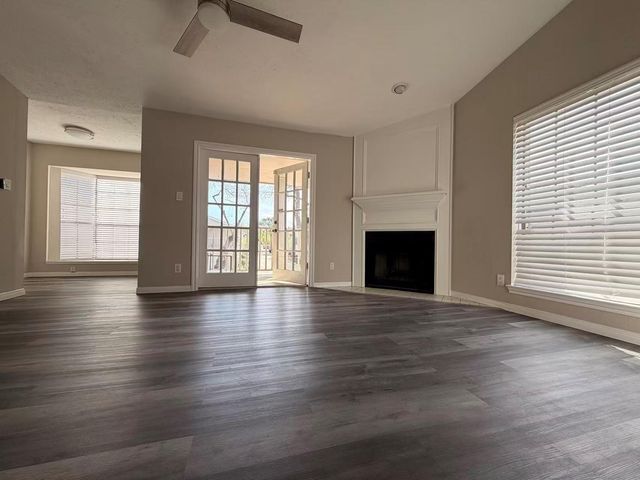 2220 Bering Dr Drive 12, Houston, TX 77057