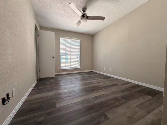 2220 Bering Dr Drive 12, Houston, TX 77057