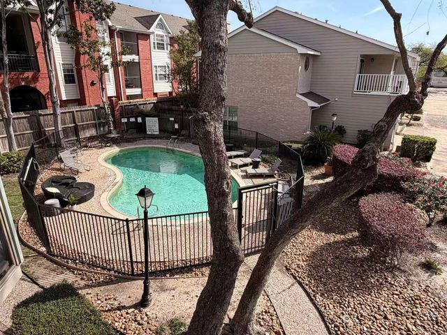 2220 Bering Dr Drive 12, Houston, TX 77057