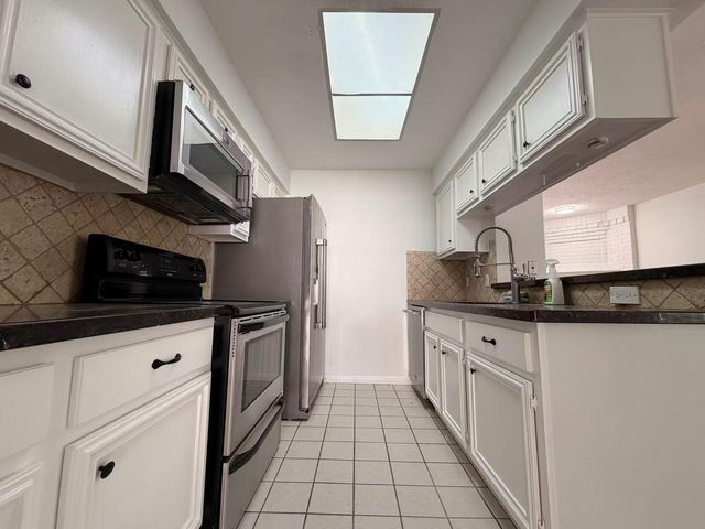 2220 Bering Dr Drive 12, Houston, TX 77057