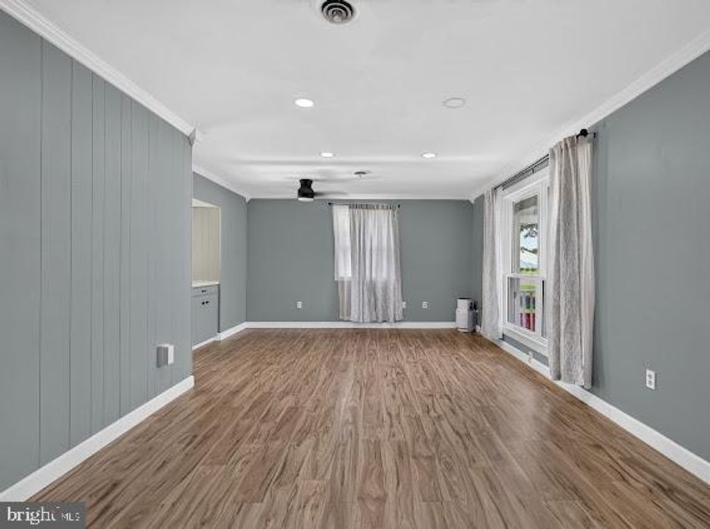 318 S JOHNSON ST, CARNEYS POINT, NJ 08069 — photo 5