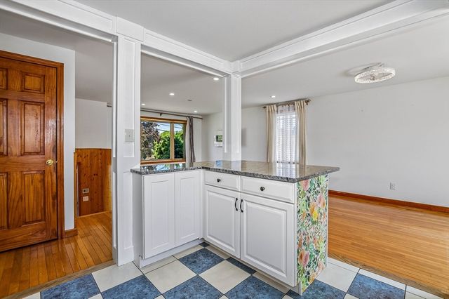 21 Cardosi Court, Pawtucket, RI 02861