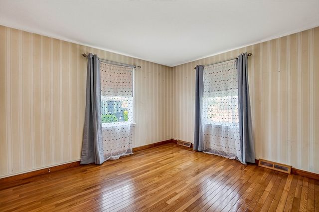 21 Cardosi Court, Pawtucket, RI 02861