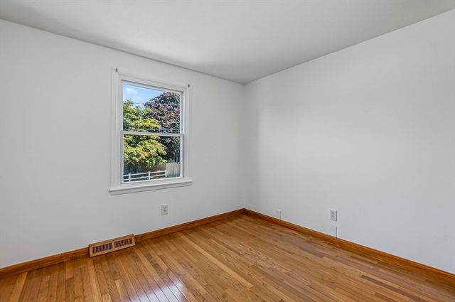 21 Cardosi Court, Pawtucket, RI 02861