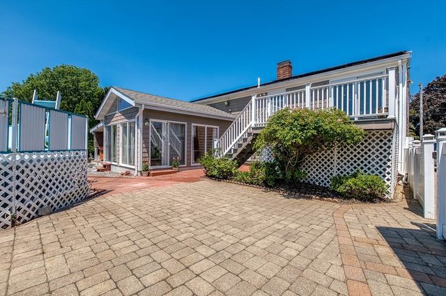 21 Cardosi Court, Pawtucket, RI 02861