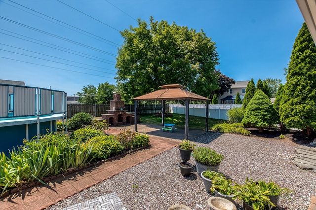 21 Cardosi Court, Pawtucket, RI 02861