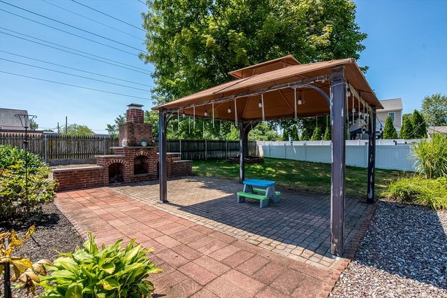 21 Cardosi Court, Pawtucket, RI 02861